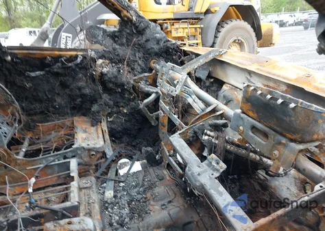 2019 Ram 1500 Classic Tradesman 4X4 6'4 Box from USA, damaged, VIN 1C6RR7FG7KS658598